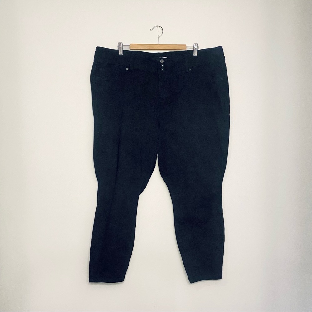 TORRID | SUPER STRETCH BLACK JEGGING